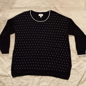 Elle XXL black sweater with polka dots